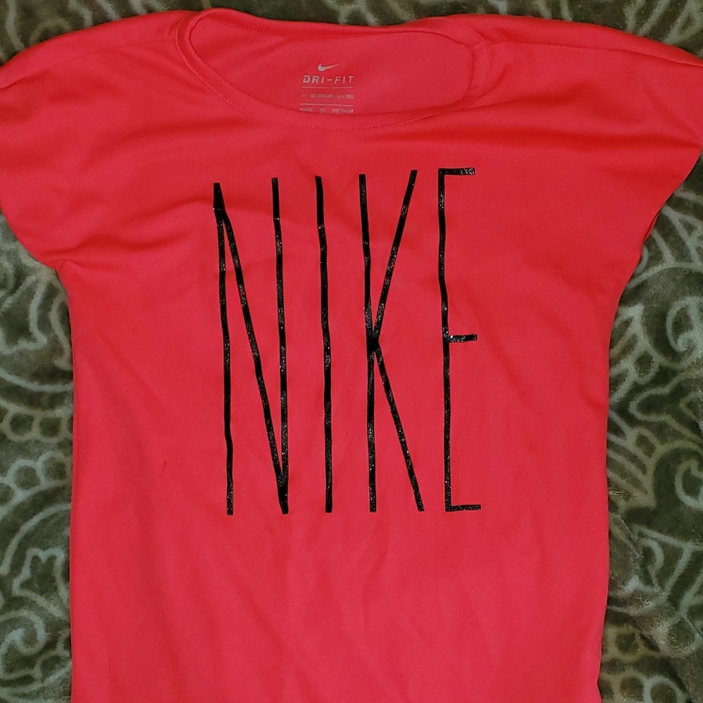 Nike athletic shirt 4t